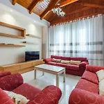 Summer Apartments D&A